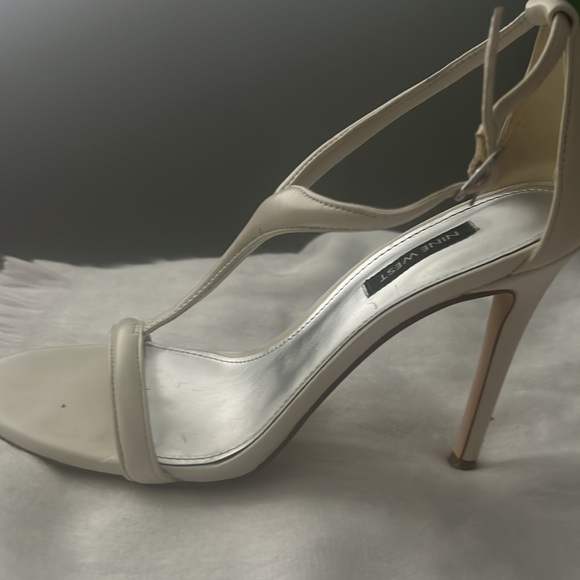 Nine West Shoes Sandals, great for a wedding! - Picture 3 of 8